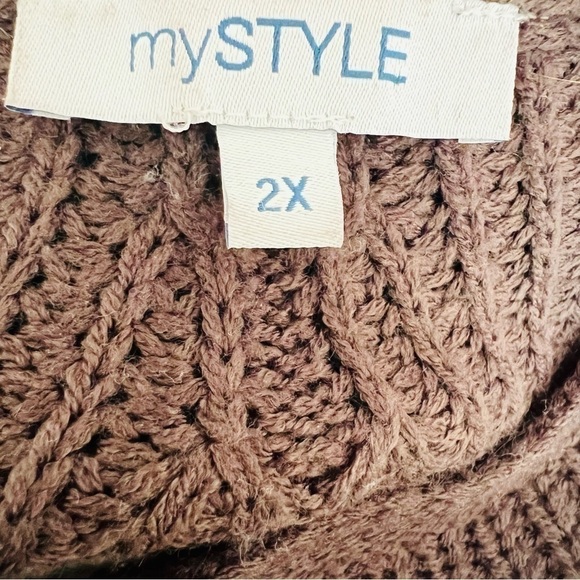 My Style Knit  Colour Block Women's plus Size Sweater. 2X - Picture 3 of 7